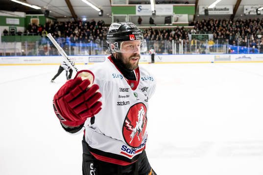 Vita Hästens Marcus Eriksson jublar