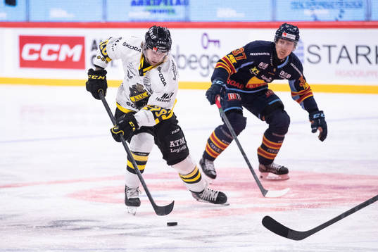 AIKs Erik Flood och Djurgårdens John Norman