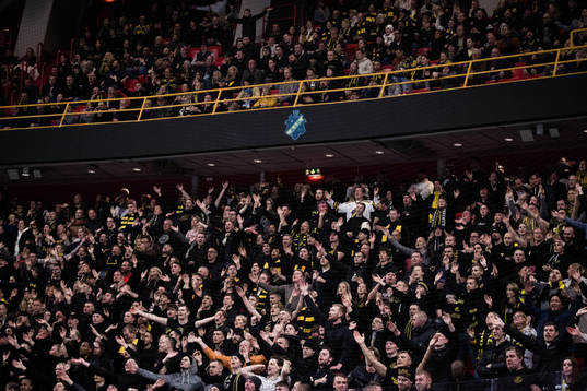 under ishockeymatchen i Hockeyallsvenskan mellan
