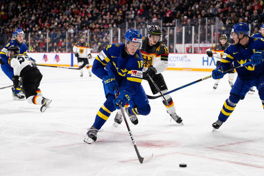 Filip Bystedt of Sweden and Thomas Heigl of Germany