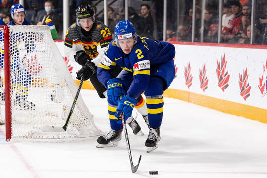 Elias Pettersson of Sweden