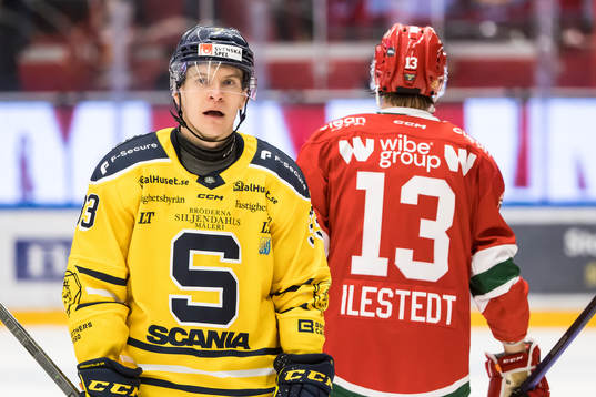 Södertäljes Filiph Engsund deppar