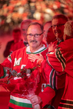 Modo-backen Robert Frestadius hyllas innan ishockeymatchen