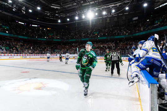 Färjestads Joakim Nygård jublar