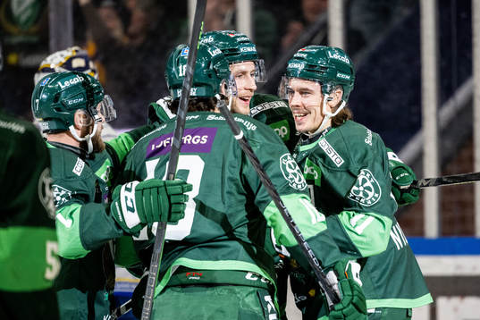 Färjestads Per Åslund och Joakim Nygård jublar