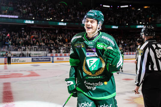 Färjestads Lucas Forsell jublar