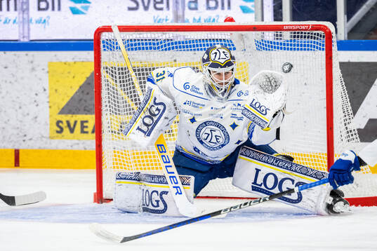 Färjestads Lucas Forsell (ej i bild) gör 4-0 bakom
