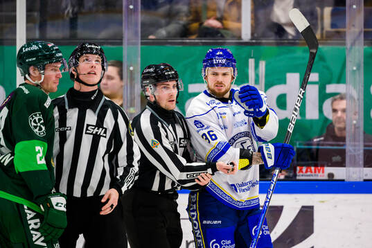 Färjestads Mattias Göransson och Leksands Lucas Elvenes