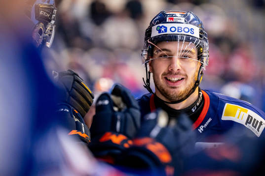 Växjös Hardy Häman Aktell jublar