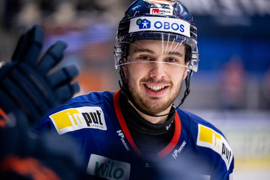 Växjös Hardy Häman Aktell jublar