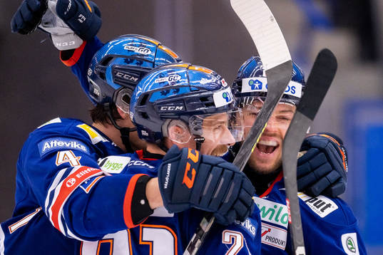 Växjös Brian Cooper och Manuel Ågren jublar