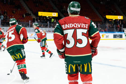 Frölundas Joel Lundqvist med en specialdesignad tröja