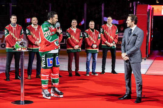 Frölundas Joel Lundqvist håller tal