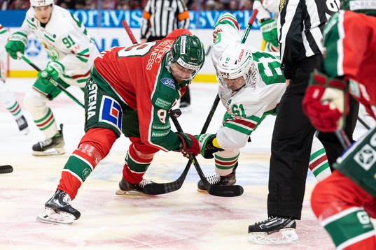 Frölundas Jan Mursak och Rögles Ludvig Larsson