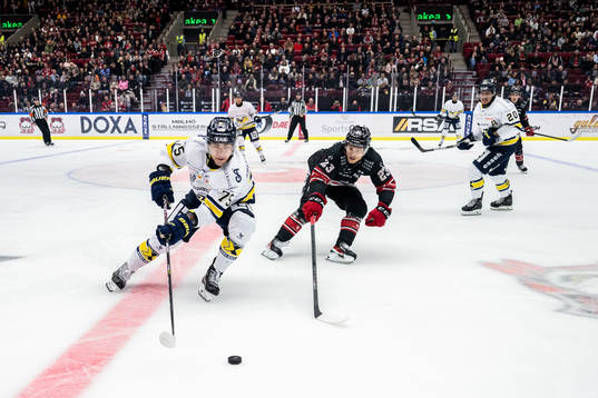HV71s Radan Lenc och Malmö Redhawks Christoffer Forsberg