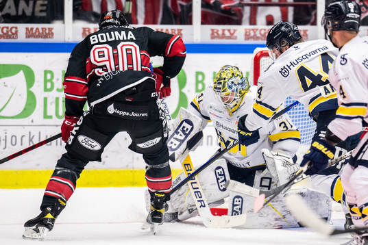 Malmö Redhawks Lance Bouma oroar mot HV71s målvakt Joni