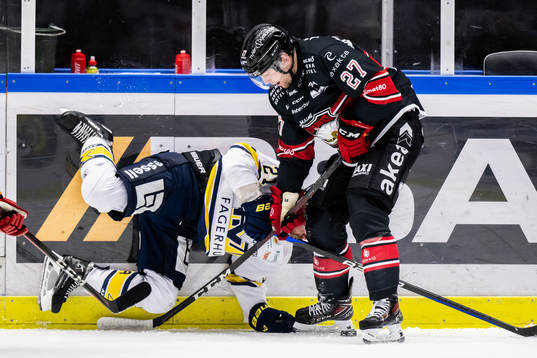 HV71s Mattias Tedenby och Malmö Redhawks Ponthus Westerholm