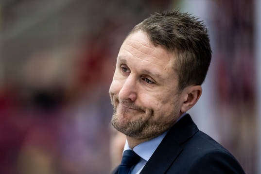 Malmö Redhawks tränare Tomas Kollar deppar