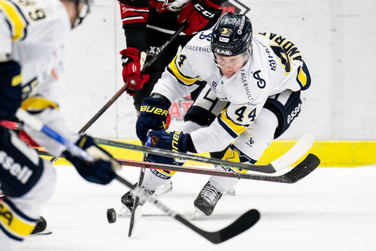 HV71s Emil Andrae