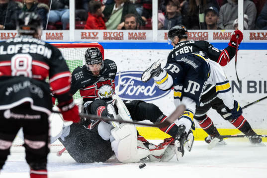 Malmö Redhawks Markus Lauridsen och HV71s André Petersson