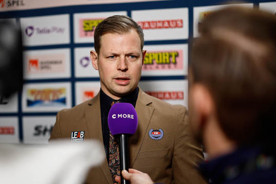 Oskarshamns tränare Martin Filander före ishockeymatchen