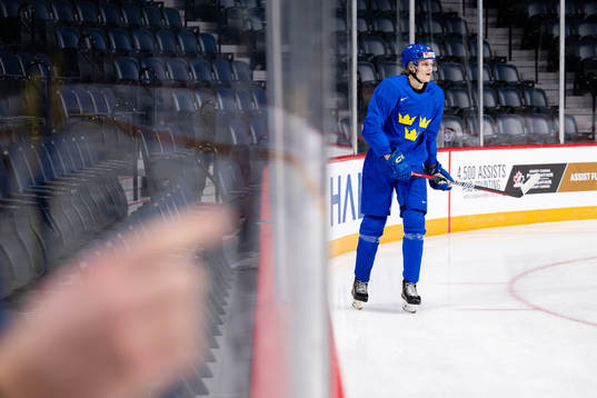 Milton Oscarson of Sweden
