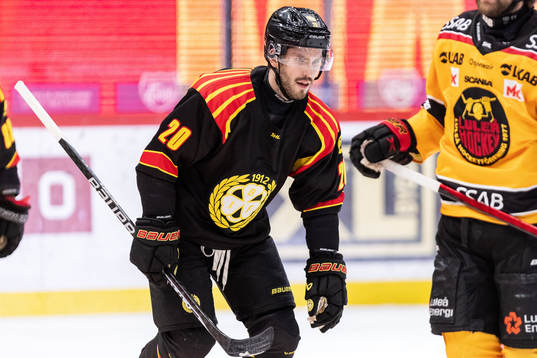 Brynäs Oula Palve jublar