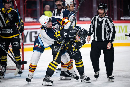 Djurgårdens Johan Alm och AIKs Maksim Semjonov