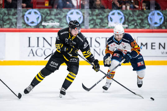 AIKs Oskar Magnusson och Djurgårdens Wiktor Nilsson