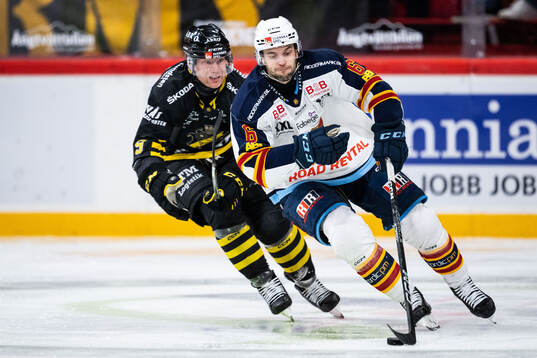 AIKs Richard Gynge och Djurgårdens Stefan Elliott