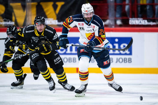AIKs Richard Gynge och Djurgårdens Ludvig Rensfeldt