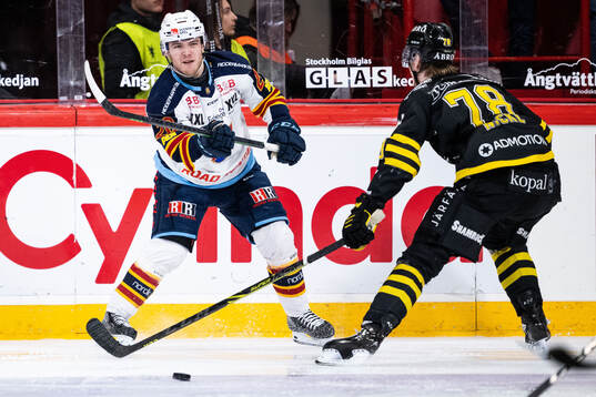 Djurgårdens Emil Berglund och AIKs Thimo Nickl