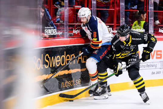 Djurgårdens Stefan Elliott och AIKs Richard Gynge