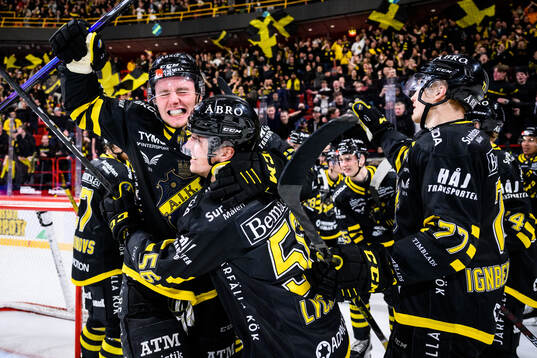 AIKs Alfred Barklund och Albert Lyckåsen jublar