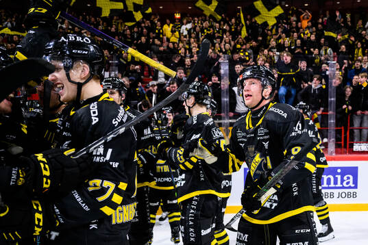 AIKs Richard Gynge jublar