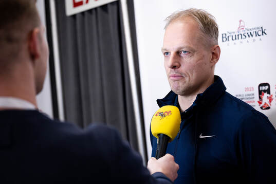 Magnus Hävelid, head coach of Sweden
