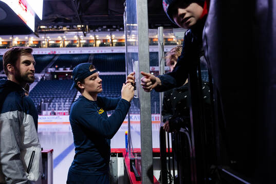 Victor Stjernborg of Sweden signs autographs