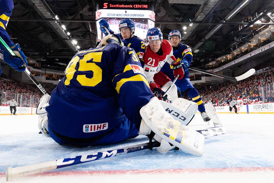 Jaroslav Chmelar of Czech Republic against Liam Öhgren,