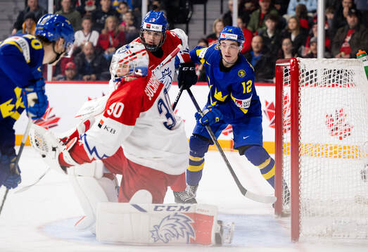 Noah Östlund of Sweden and David Spacek of Czech Republic