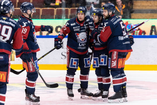 Linköpings Markus Ljungh jublar tillsammans em,d