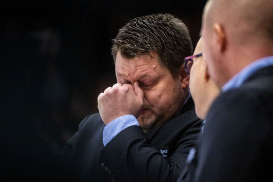 Modos tränare Mattias Karlin deppar