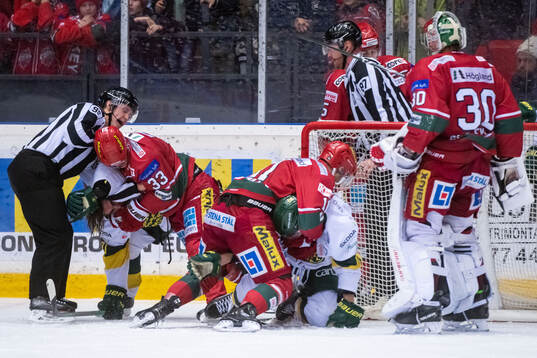 Modos Daniel Mannberg och Josef Ingman i gruff med