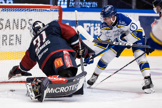 Leksands Patrik Zackrisson och Linköpings målvakt Jesper
