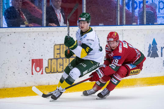 Björklövens Viljami Juusola och Modos Erik Karlsson
