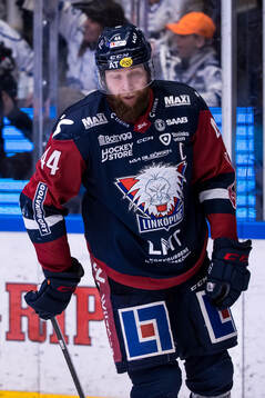 Linköpings Jonas Junland deppar