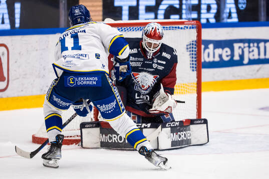 Leksands Martin Karlsson och Linköpings målvakt Jesper