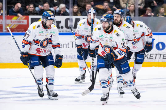 Växjös Tobias Rieder jublar