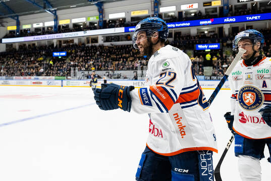 Växjös Tobias Rieder jublar