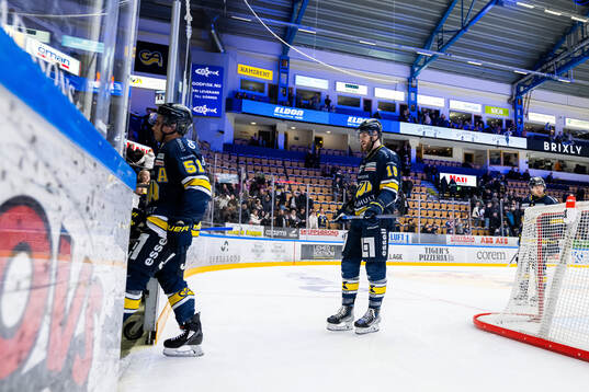 HV71s Andy Miele och Sam Vigneault deppar