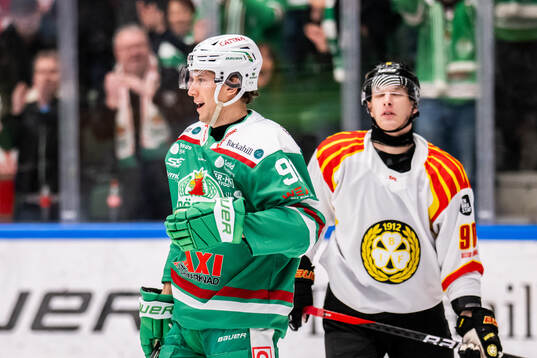 Rögles Adam Tambellini jublar